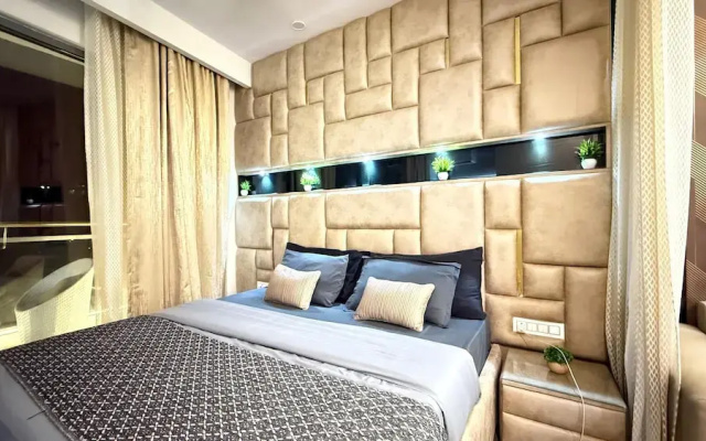 41 Floor River View - TheRoomeraStay