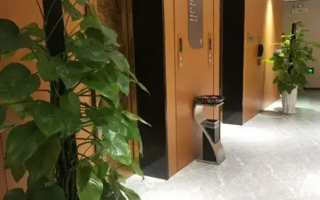 Borrman Hotel (Beihai Hepu High-Speed Railway Station)