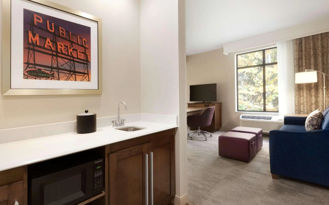 Hampton Inn & Suites Seattle/Renton