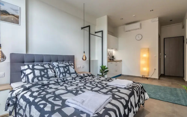 Plenty Apartments Hermes