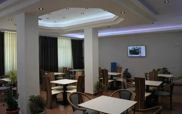 Hotel Mondo