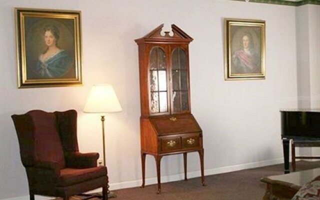 Williamsburg Hospitality House