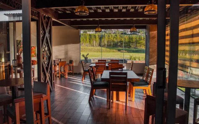 Hotel Rancho Tabachines