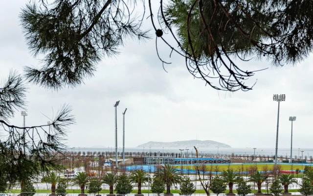 Unique House With Tree Inside Near Sea in Maltepe