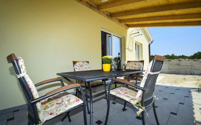 Holiday Home Divna