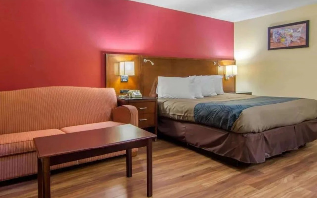 Travelodge by Wyndham Forsyth