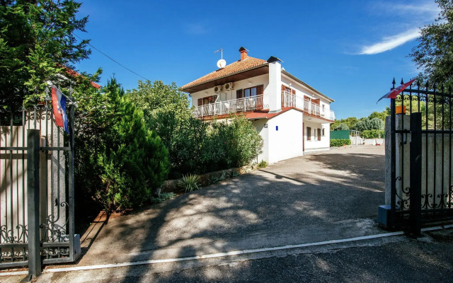 Apartment in Dalmatia With Terrace