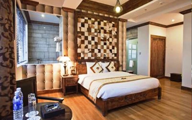 Seventeen Saloon Hotel