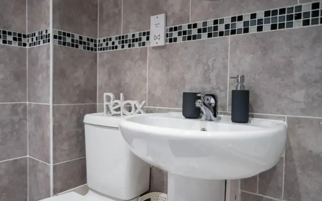 2br-sleeps6-wifi-smarttv-o2academy-ws87