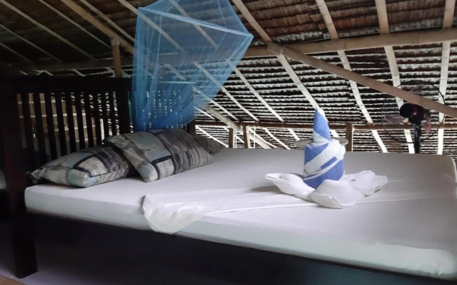 Paolyn Floating House Restaurant