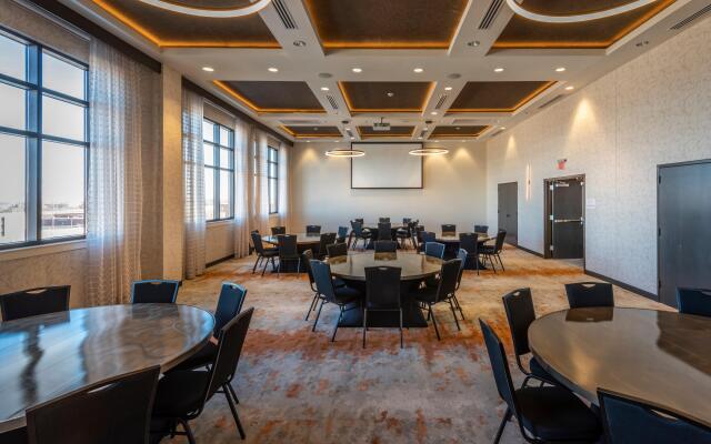 Hotel Indigo Tulsa DWTN-Entertainment Area by IHG