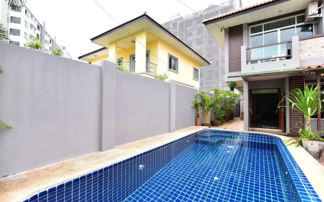 Baan Roi Lan