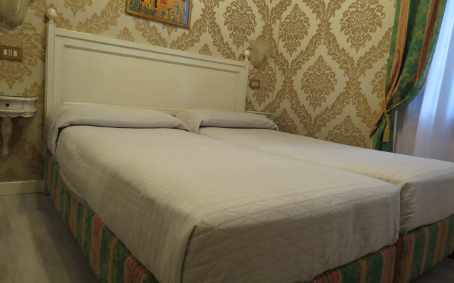 Hotel Bridge