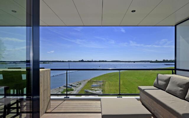 Modern Apartment With Balcony