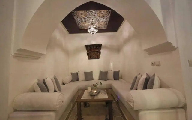 Riad Oum H&N