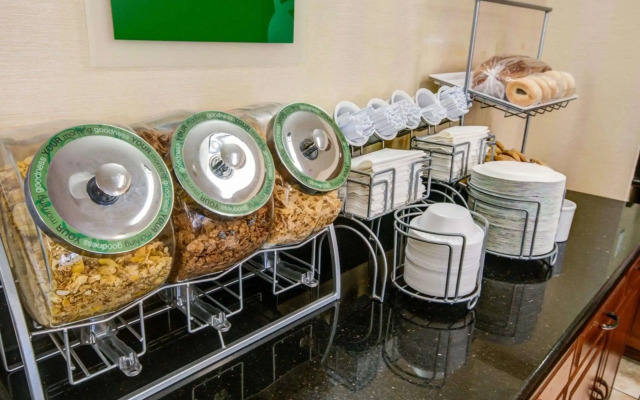 Comfort Inn Redding Near I-5