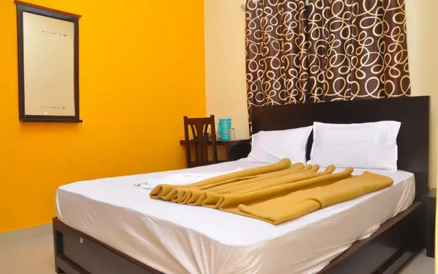 Oyo 10450 Breeze Inn