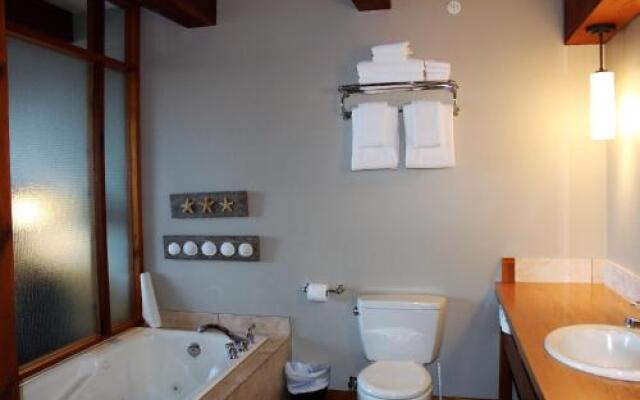 Whiskey Landing #211 Ocean's Edge by Natural Elements Vacation Rentals
