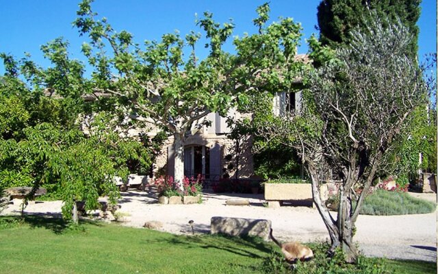 House With one Bedroom in Cavaillon, With Pool Access, Enclosed Garden
