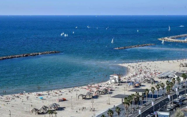 Full Sea View on The Beach With Balcony