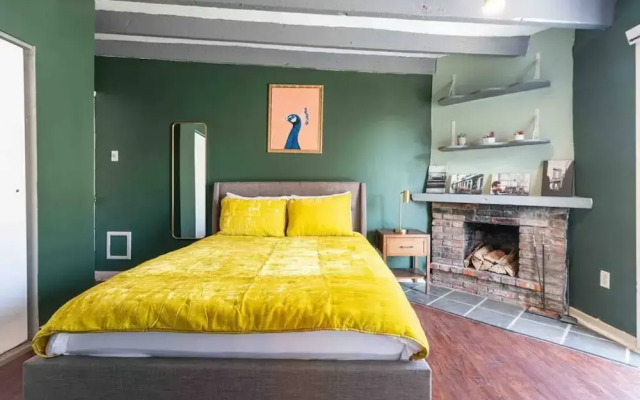 1918 Duplex with Character City Center