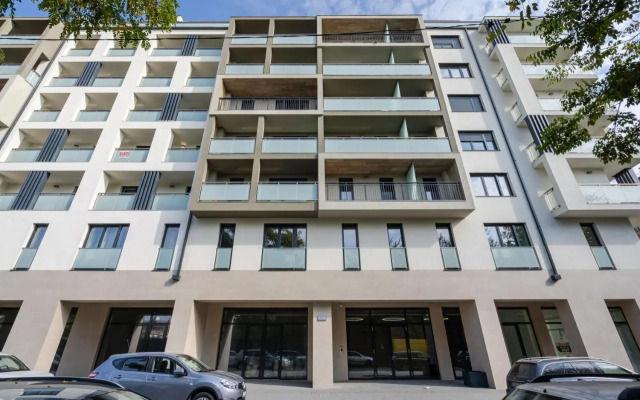 WestSide River Apartment