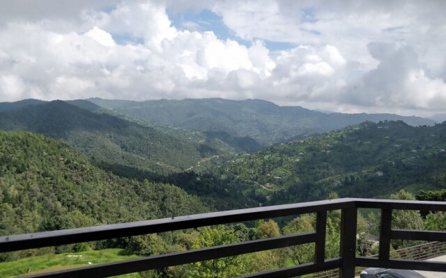 OYO 17380 Lord Krishna Himalayan Hotel