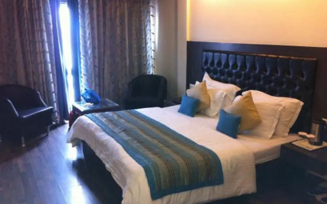 Hotel Midtown by Royal Collection
