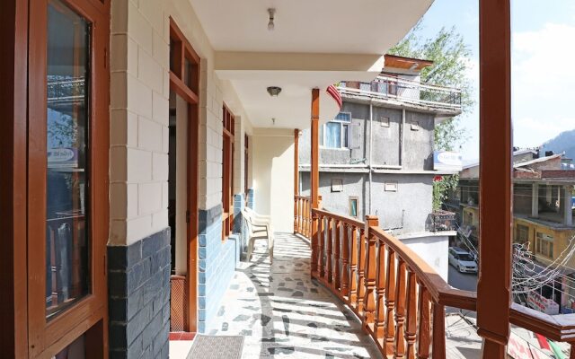 OYO 13710 Home Studio near Hadimba Manali