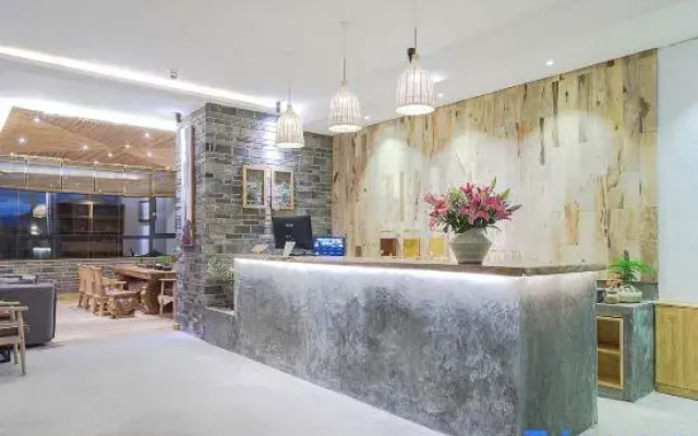 Sanwanli Senlv Designer Homestay (Tengchong Heshun Ancient Town)