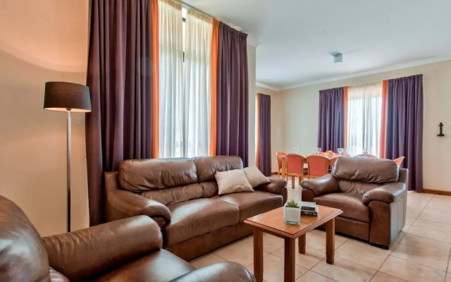 Villa Gardenia - 5 Bedroom Holiday Villa With Pool