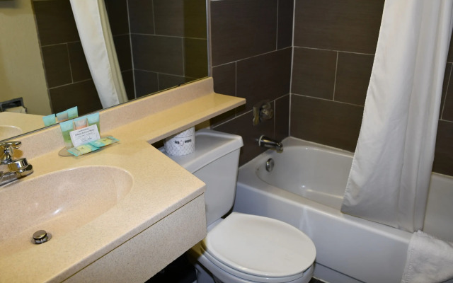 Stillwater Inn & Suites