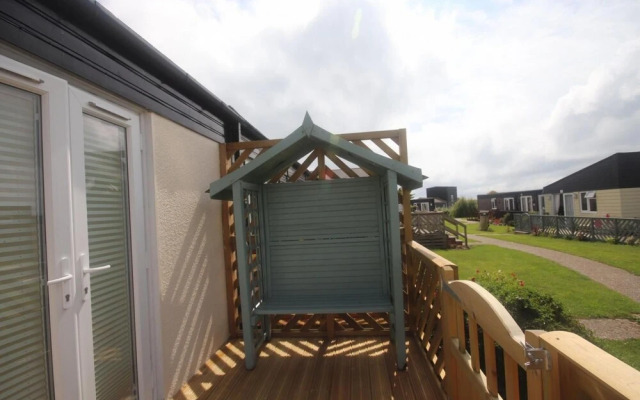 20F Medmerry Park 2 Bedroom Chalet