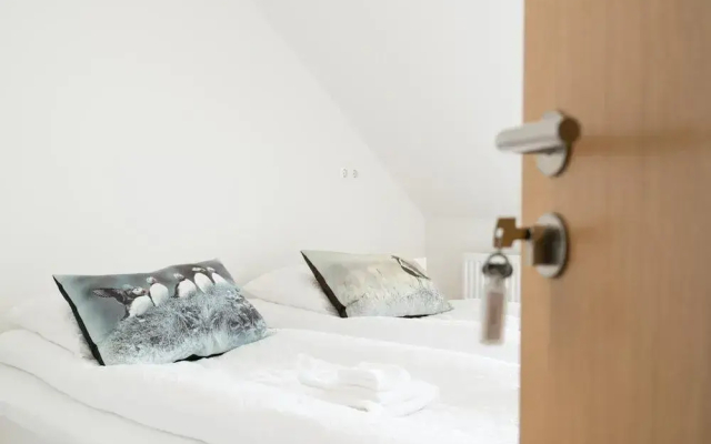 Hotel West
