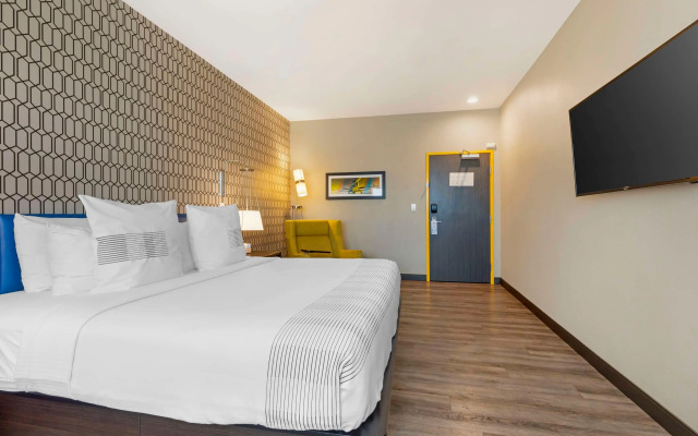Glo By Best Western