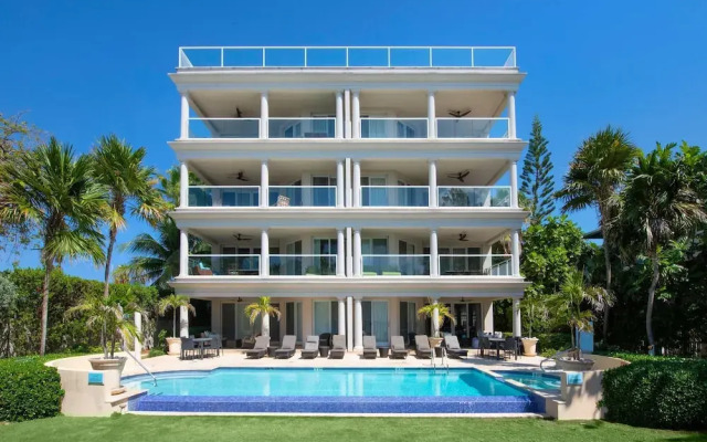 Seabreeze 8 - Luxury 4-bedroom on Seven Mile Beach