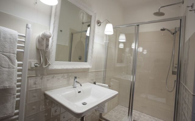 Magnifica Luxury Suites