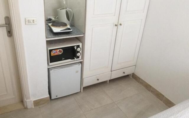 Mini-Studio With Free Private Beach