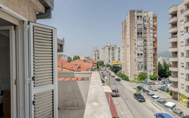 Spacious apartment Zvone with 3 balconies and parking