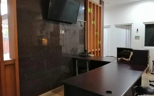OYO 90703 Wisma Ibu T