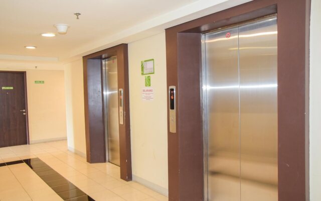 Minimalist Serpong Greenview Apartment