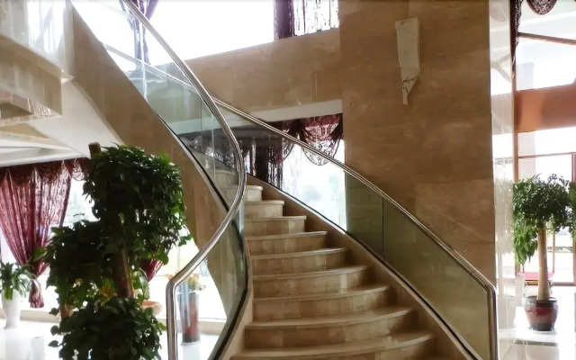 Qingdao Yunfatins Hotel