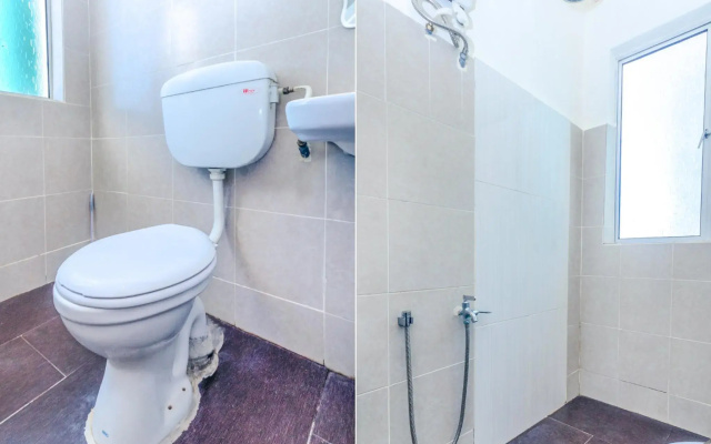 OYO 703 Myra Hotel