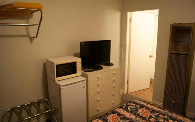 Kootenay Country Inn