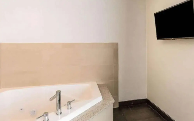 Cambria Suites Avon - Cleveland