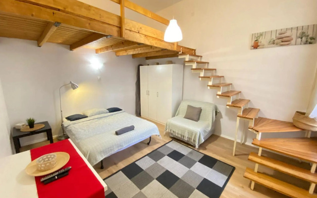 Nefelejcs near the Keleti railway station