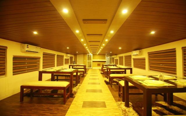 Kerala Vacation Houseboat