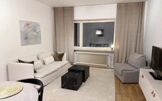 Bright & Cozy 2BR Home in Central Lahti