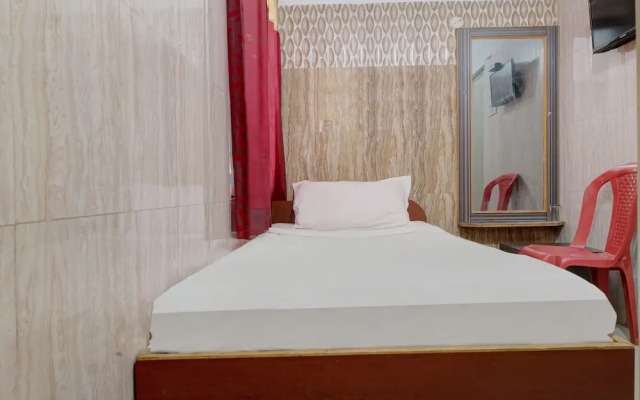 SPOT ON 38681 Sai Palace Lodging & Boarding