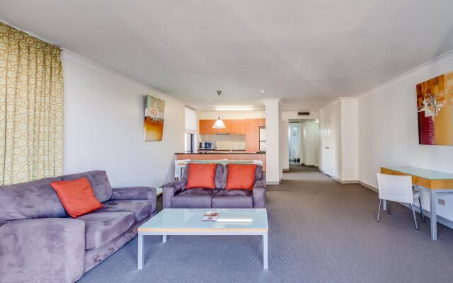 Central Hillcrest Apartment Hotel